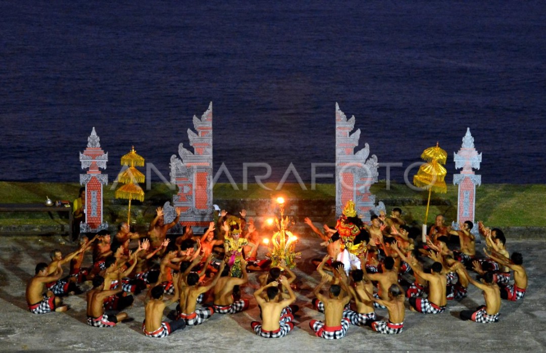 Atraksi wisata baru Pantai Gunung Payung  ANTARA Foto